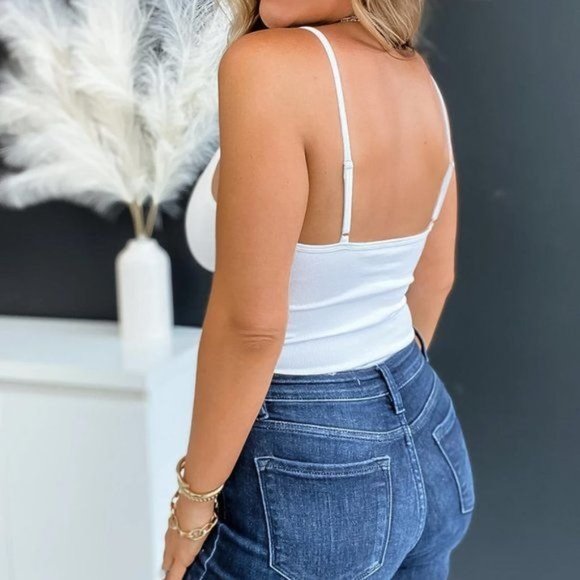 Cut-out Twist Knot V Neck Sleeveless Bodysuit - Picture 2 of 5